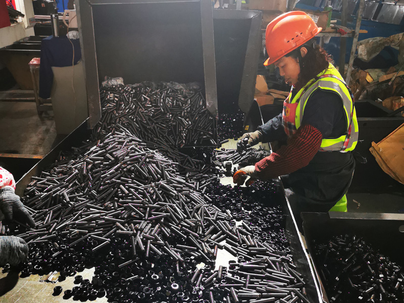 A193 B7/2H牙条螺母组装